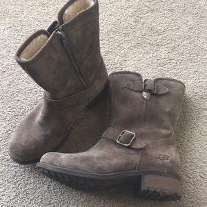 Ugg boots!! Like new!!